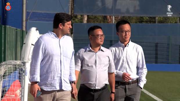 Espanyol chairman visits training ground