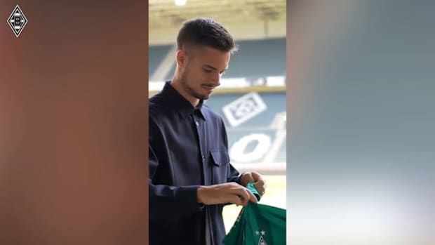 Gladbach sign Julian Weigl from Benfica