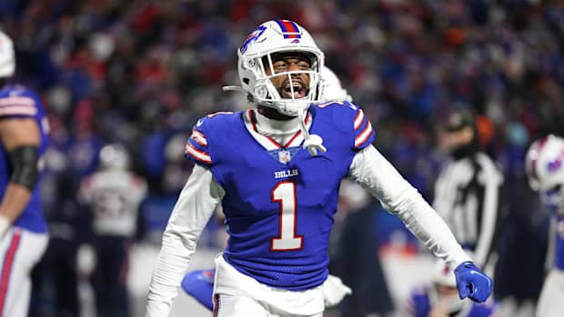 Bills receiver Emmanuel Sanders celebrates a touchdown.