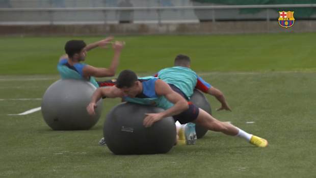 Barça squad stretch and recover after 4-0 win vs Cádiz