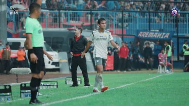 Pitchside: Dedik Setiawan scores against Persib