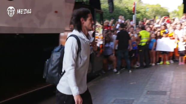Behind the scenes: Cavani's debut at Valencia