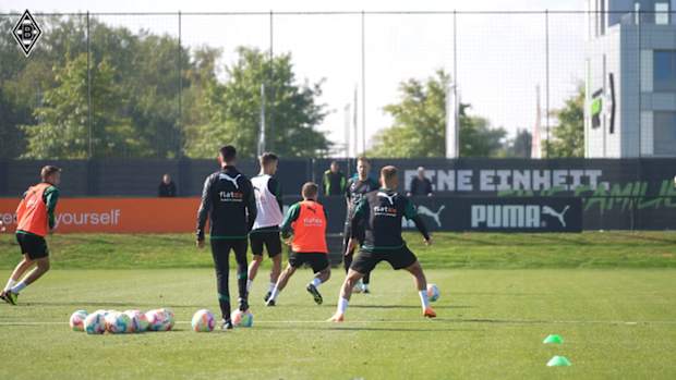 Gladbach stars train during international break