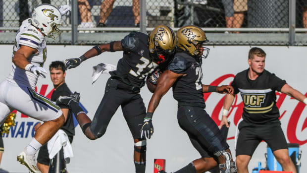 UCF punt block by Jarvis Ware leads to Quadric Bullard scoring a 31-yard touchdown return against Georgia Tech - Sep. 24, 2022.