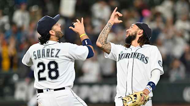 MarinersCelebrateRangers