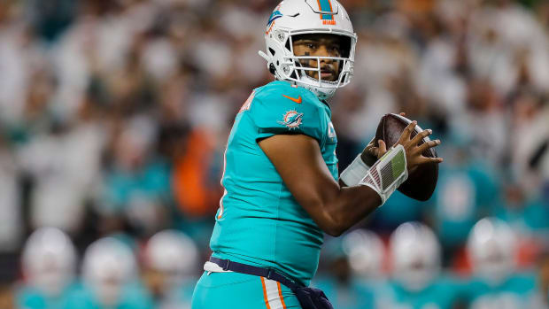 Miami Dolphins quarterback Tua Tagovailoa (1) throws a pass against the Cincinnati Bengals in the first half at Paycor Stadium.