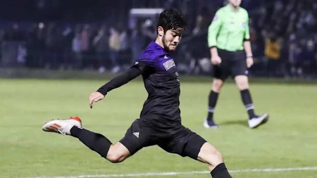 11262021_Dylan-Teves-UW-Mens-Soccer_155741