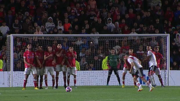 Quintero's brilliant free-kick vs Argentinos Juniors