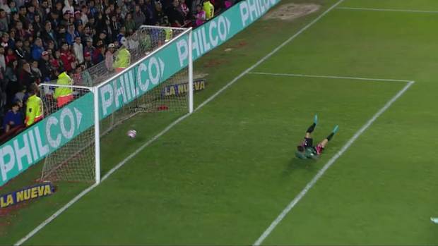 Palavecino scores an absolute screamer against Argentinos Juniors