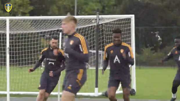 Leeds players get ready to host Arsenal