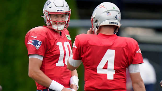 Mac Jones (10), Bailey Zappe (4)