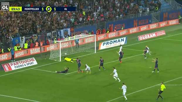Lacazette's last minute winner vs Montpellier