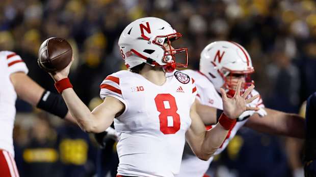 Logan Smothers pass 2022 Nebraska vs Michigan football USATSI_19420814