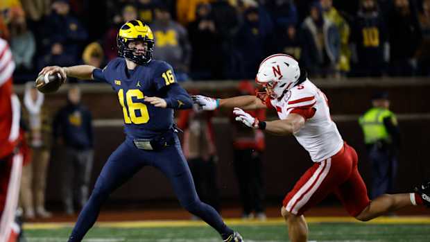 Davis Warren 2022 Nebraska vs Michigan football USATSI_19420787
