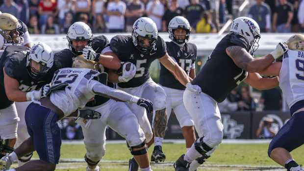 isaiah bowser ucf offensive line