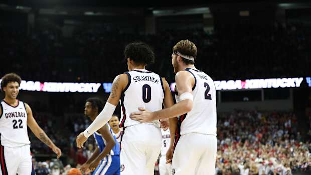 gonzaga bulldogs kentucky wildcats spokane arena erik smith21