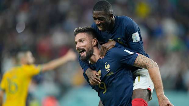 Olivier Giroud scores twice for France vs. Australia