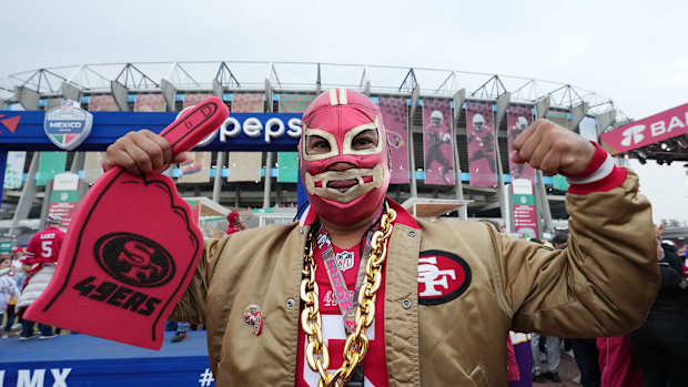 Fan 49ers en Estadio Azteca