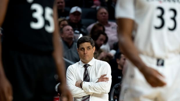 Cincinnati Bearcats head coach Wes Miller looks on in the second half of the men s NCAA basketball game at Fifth Third Arena in Cincinnati on Thursday, Nov. 10, 2022. Cincinnati Bearcats defeated Cleveland State Vikings 69-58. Cleveland State Vikings At Cincinnati Bearcats
