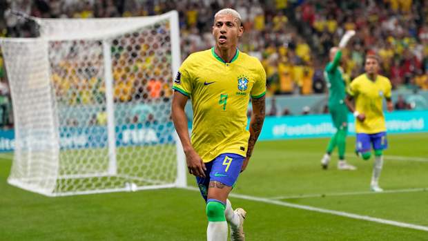 Richarlison scores for Brazil vs. Serbia