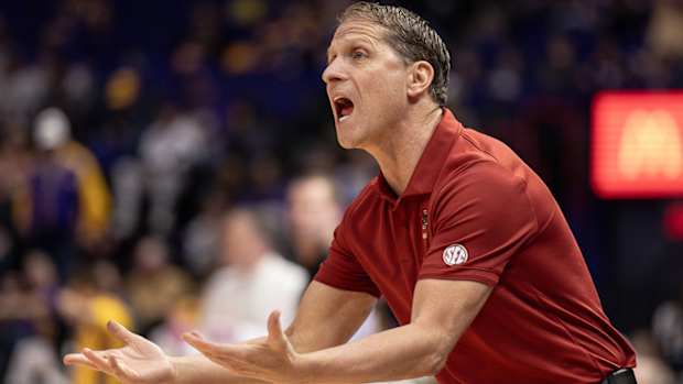 Razorbacks coach Eric Musselman on sideline against LSU