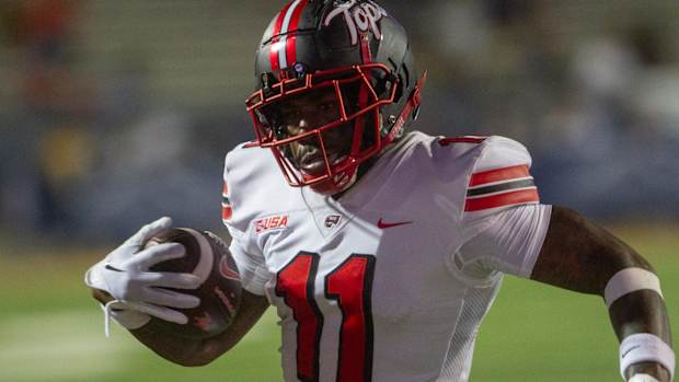 WKU's Malachi Corley runs in for a touchdown.