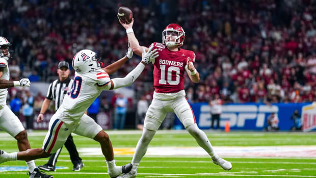 Isaiah Ward applies pressure on Oklahoma QB Jackson Arnold in the Alamo Bowl.