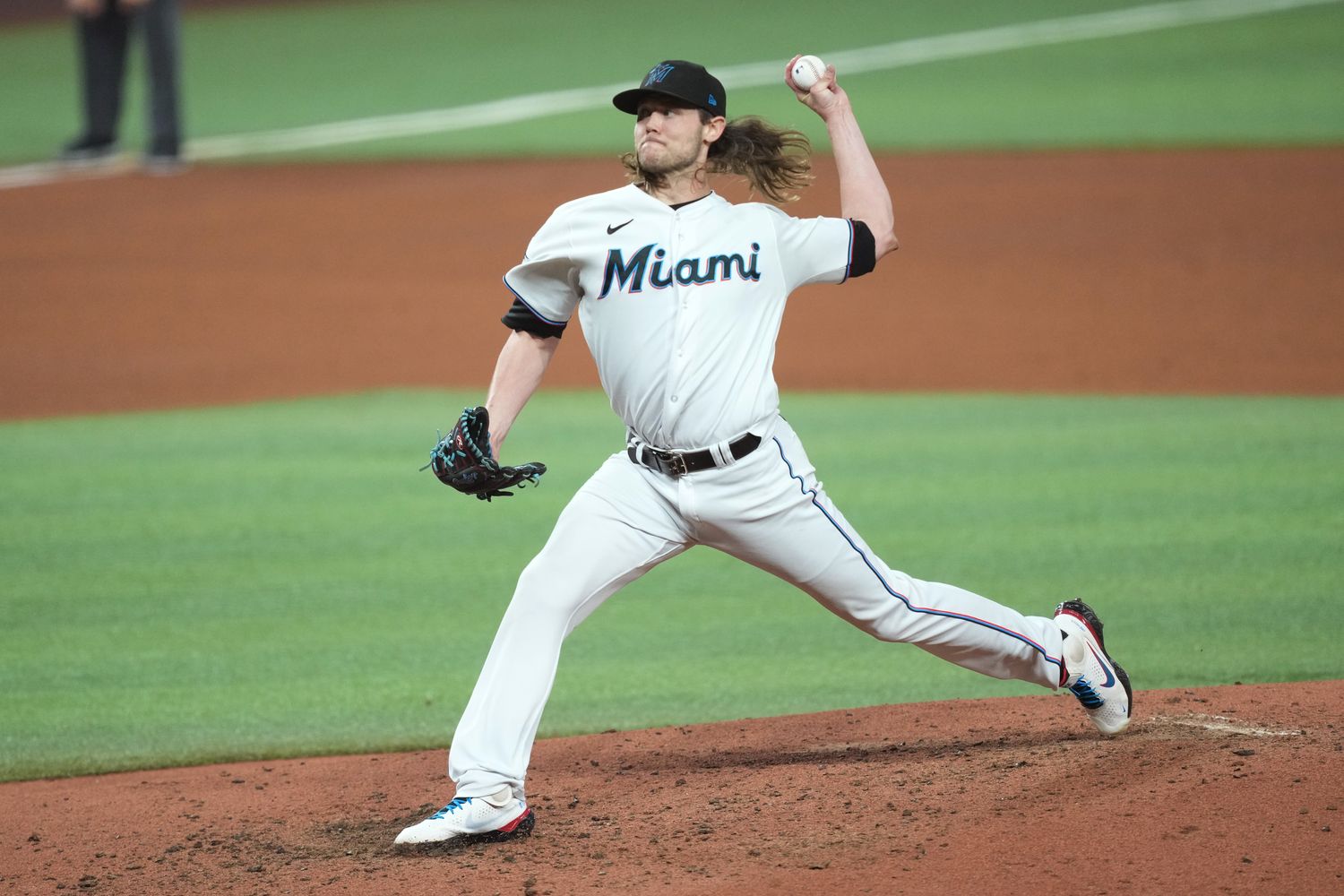 Steven Okert pitches