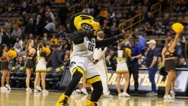 Herky Hawkeyes Iowa Basketball