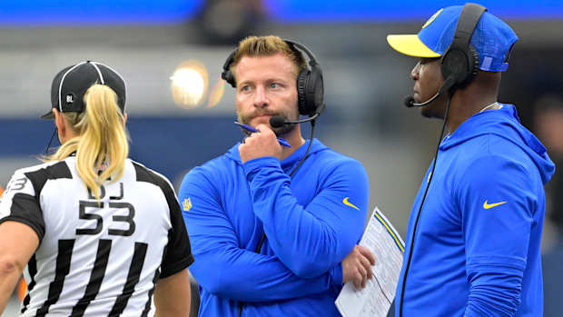 Sep 17, 2023; Inglewood, California, USA; Los Angeles Rams head coach Sean McVay stands next to defensive coordinator Raheem Morris in the second half against the San Francisco 49ers at SoFi Stadium.