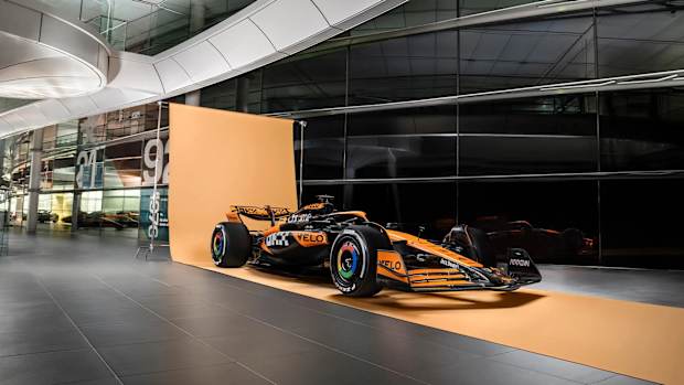 McLaren MCL38