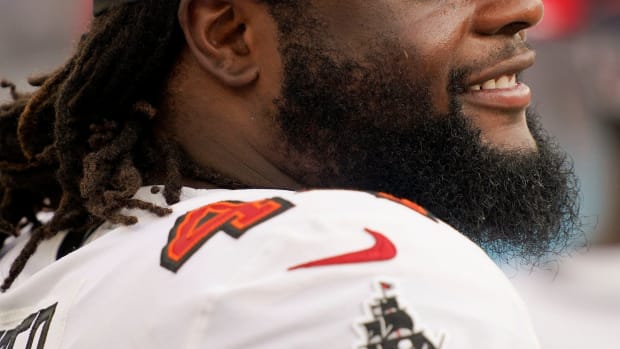 Tampa Bay Buccaneers linebacker Elijah Ponder (44) gets ready to face the Tennessee Titans in a preseason game at Nissan Stadium Saturday, Aug. 20, 2022, in Nashville, Tenn. Nfl Tampa Bay Buccaneers At Tennessee Titans  