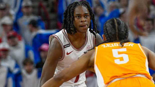 Razorbacks Keyon Menifield against Tennessee