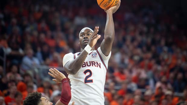 Auburn Tigers forward Jaylin Williams (2) goes up for a layup as Auburn Tigers take on Alabama Crimson Tide at Neville Arena in Auburn, Ala., on Wednesday, Feb. 7, 2024. Auburn Tigers defeated Alabama Crimson Tide 99-81.