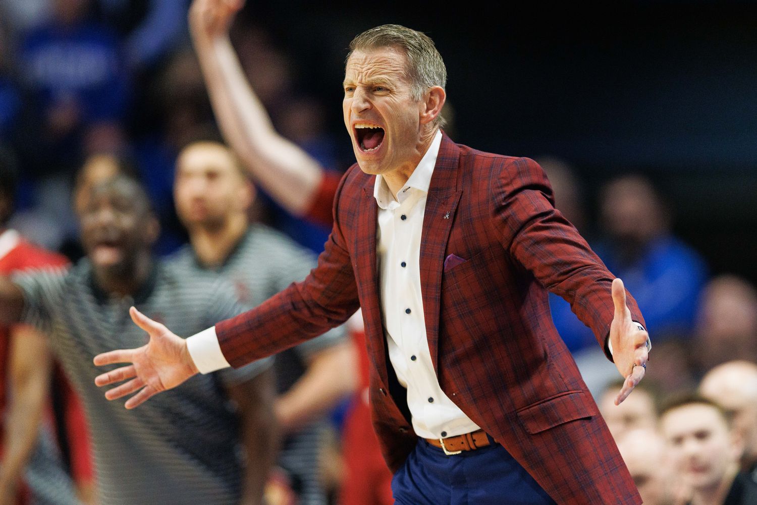 Feb 24, 2024; Lexington, Kentucky, USA; Alabama Crimson Tide head coach Nate Oats yells to his players during the first half against the Kentucky Wildcats at Rupp Arena at Central Bank Center. Mandatory Credit: Jordan Prather-USA TODAY Sports  