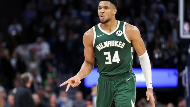 giannis-probable-sunday