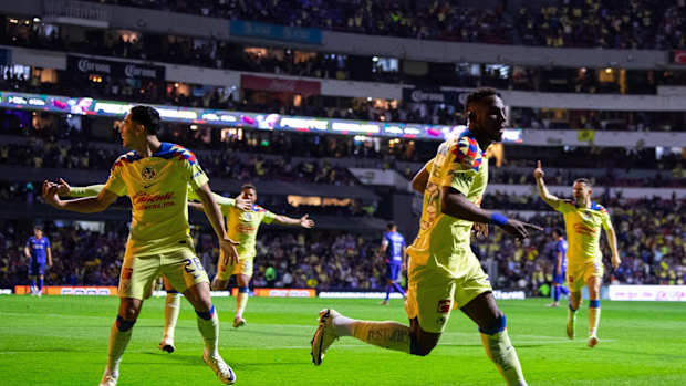 América y Cruz Azul en una Pelea al Término del Clásico Joven