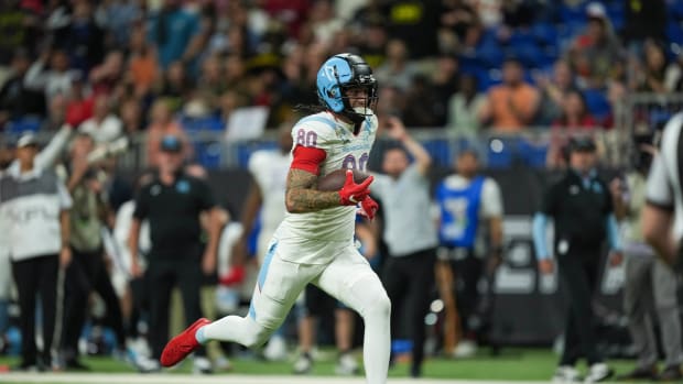 May 13, 2023; San Antonio, TX, USA; Arlington Renegades tight end Sal Cannella (80) runs for a touchdown in the first half against the DC Defenders at the Alamodome. Mandatory Credit: Daniel Dunn-USA TODAY Sports  