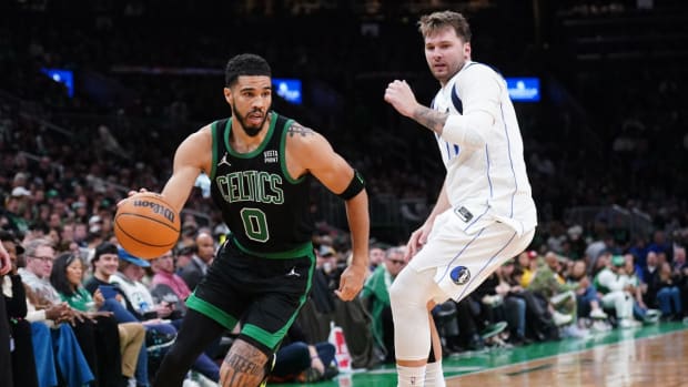 Tatum vence a Doncic