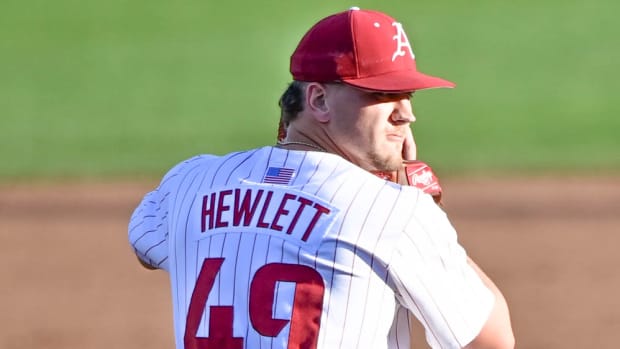 Razorbacks' relief pitcher Stone Hewlett