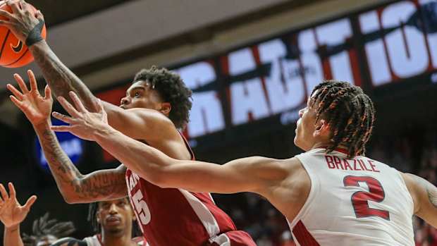 Razorbacks' Trevon Brazile on defense against Alabama