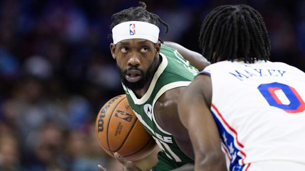 Patrick Beverley handles the ball against the 76ers.