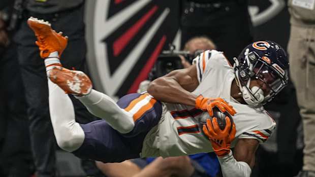 Darnell Mooney Signs With Atlanta