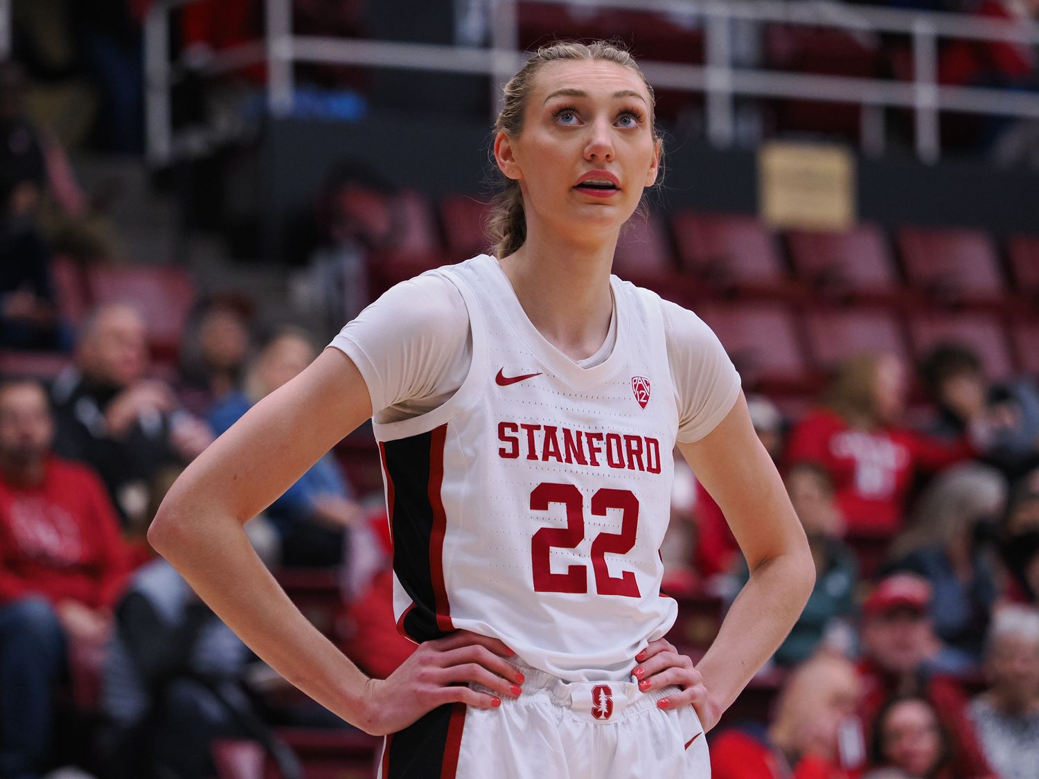 Jan 29, 2023; Stanford, California, USA; Stanford Cardinal forward Cameron Brink (22) lines up for an Oregon Ducks free throw during the first quarter at Maples Pavilion. 