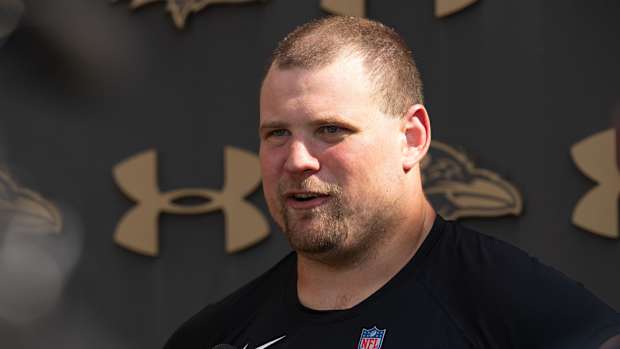 Detroit Lions right guard Kevin Zeitler
