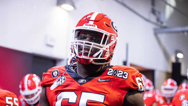 Jan 9, 2023; Inglewood, CA, USA; Georgia Bulldogs offensive lineman Amarius Mims (65) against the TCU Horned Frogs during the CFP national championship game at SoFi Stadium.