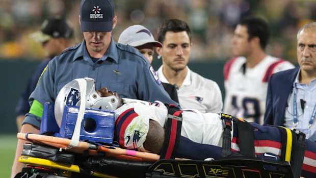 Patriots - Bolden stretcher