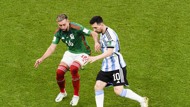 Hector Herrera y Leo Messi durante el Mundial de Qatar 2022