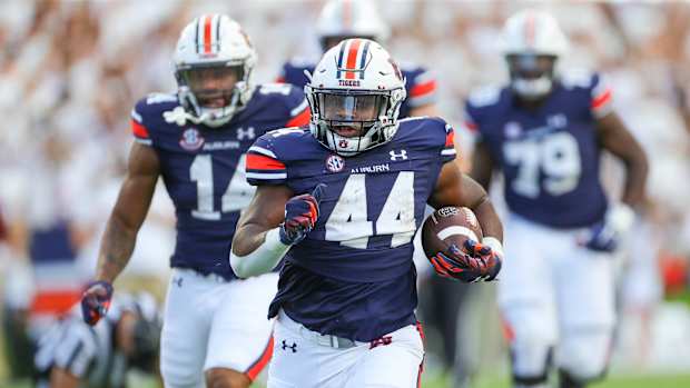 Sean Jackson vs UMass - Eric Starling/Auburn Daily