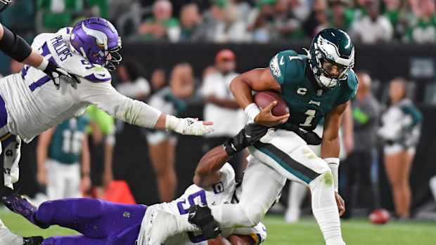 jalen hurts vikings 32